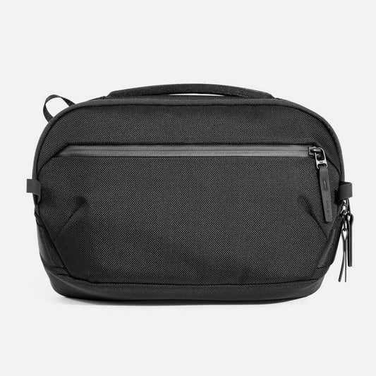 エアー デイスリング4マックス AER-21074 スリングバッグ ショルダーバッグ 6L 旅行 デイリーユース タブレット収納 Aer Day Sling 4 Max