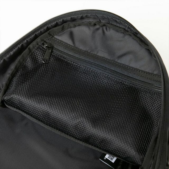 ニューエラ Child ライトパック 11L ブラック NEWERA CHILD LIGHT PACK リュック キッズ バックパック チャイルドライトパック 通園 通学 小学生 軽量 ネームタグ付き かわいい (2503)