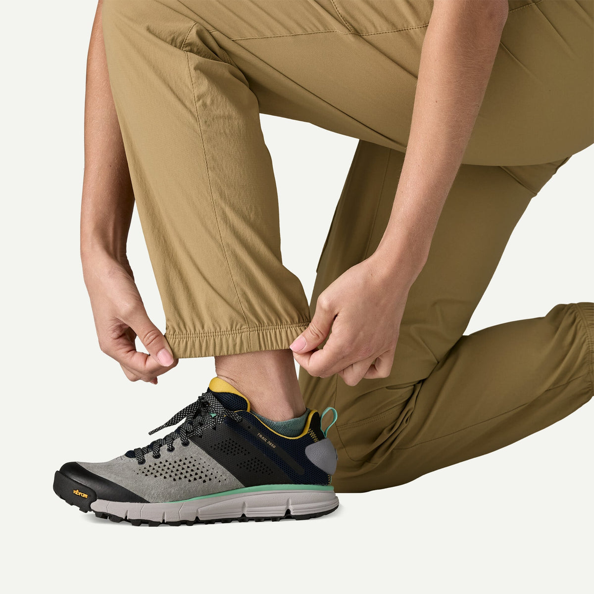 patagonia 56146 レディース・クアンダリー・ジョガーズ・ハイキングパンツ(PATAGONIA26026 / PATAGONIA26027)