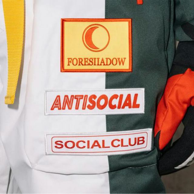 アンチソーシャルクラブ シックスエイトシックス スノーボードウェア 25-26モデル 686 M5WN175 MENS 686 ASSC F1 SHELL ANORAK  MENS ASSC F1 SHELL ANORAK メンズ アノラック ジャケット ANTI SOCIAL SOCIAL CLUB コラボ 10K防水 10K透湿 (251020)