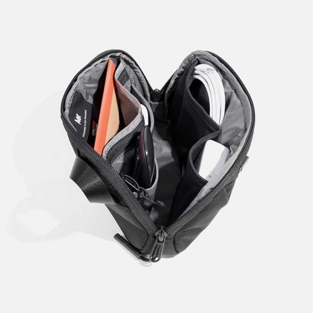 エアー ポーチ Aer [ 21028/ 22028/ 25028 ] SLIM POUCH スリムポーチ 小物ケースポーチ トラベル 収納ケース ケース オーガナイザー ビジネス 旅行 おしゃれ