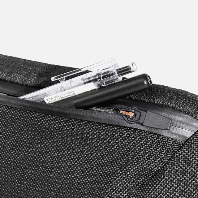 エアー ポーチ Aer [ 21028/ 22028/ 25028 ] SLIM POUCH スリムポーチ 小物ケースポーチ トラベル 収納ケース ケース オーガナイザー ビジネス 旅行 おしゃれ