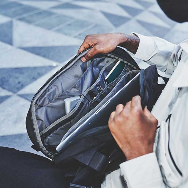 エアー トラベル スリング Aer 21013 TRAVEL SLING 2  (010 BLK) ショルダーバッグ ショルダー ワンショルダー ボディバッグ ビジネス 旅行 通勤  (240402)