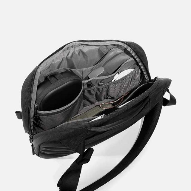 エアー トラベル スリング Aer 21013 TRAVEL SLING 2  (010 BLK) ショルダーバッグ ショルダー ワンショルダー ボディバッグ ビジネス 旅行 通勤  (240402)