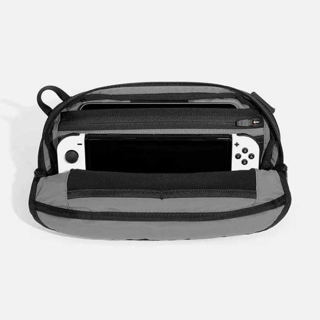 エアー スリングバッグ Aer DAY SLING 3  (21026 / 22026) ショルダーバッグ トラベル コーデュラ バリスティックナイロン メンズ レディース ユニセックス ブラック オリーブ 旅行 3L 斜めがけ シンプル 小さめ (240402)