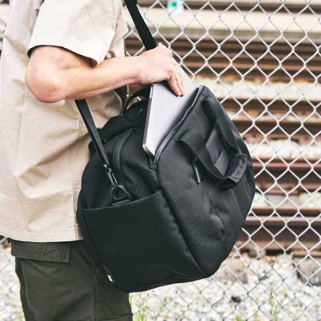 AER 21048/22048 TRAVEL WEEKENDER