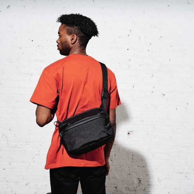 エアー スリングバッグ AER (29038) DAY SLING 3 MAX X-PAC BLK ボディバッグ ショルダーバッグ Aer ボディバッグ メンズ 人気 防水 タブレット収納 軽量 撥水 旅行用 パスポート収納(240305)