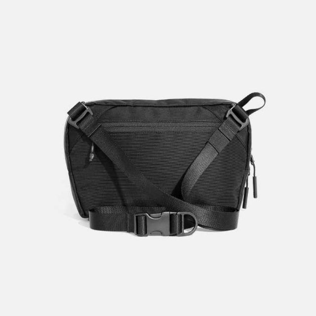 エアー スリングバッグ AER (61003) PRO SLING BLK ボディバッグ ショルダー 横型 レジャー メンズ レディースバッグ 小さい 小さめ 軽量 軽い 斜めがけ  (240402)