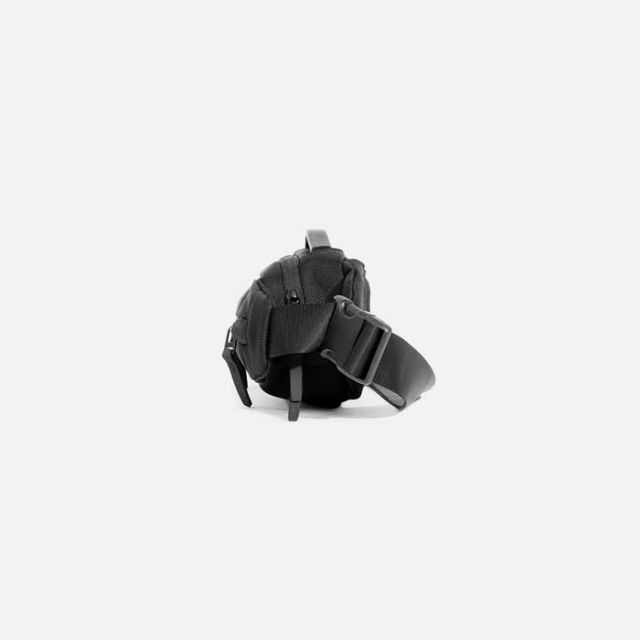エアー ショルダーバッッグ AER 21061 CITY SLING 3 シティスリング3 ウエストバッグ カバン 鞄 かばん Aer スリング 防水 ボディバッグ おしゃれ コーデュラナイロン 小さめ 軽量 耐久性 通勤用(2503)