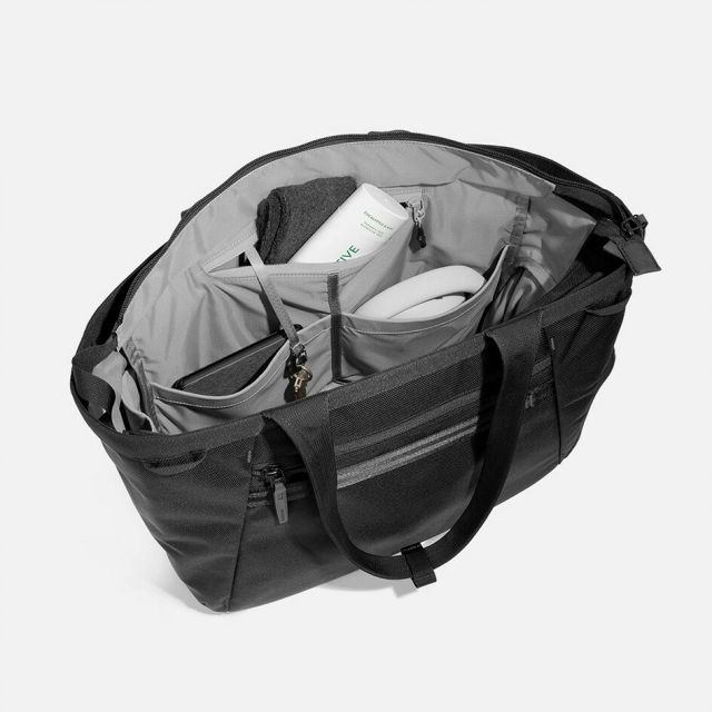 エアー AER ジムトート 22L シューズ収納・PCポケット搭載 1680D コーデュラ採用 トートバッグ Black ユニセックス 11018 ACTIVE GYM TOTE 2 通勤 通学 フィットネス 出張 軽量 (250912)
