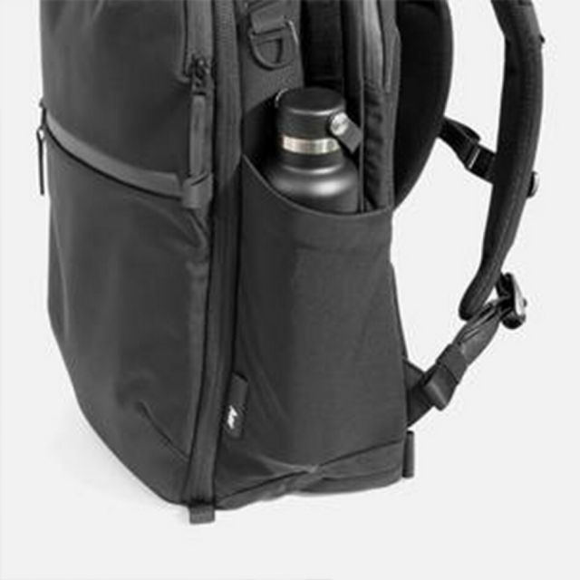 エアー トラベルパック4 28L AER-21070 バックパック リュック 機内持ち込み 旅行 通勤 撥水 多機能 Aer Travel Pack 4 28L