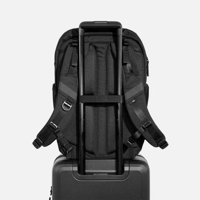 エアー トラベルパック4 28L AER-21070 バックパック リュック 機内持ち込み 旅行 通勤 撥水 多機能 Aer Travel Pack 4 28L