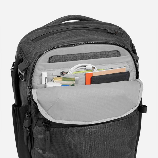 エアー バックパック リュック Aer AER-28070 Travel Pack 4 28L Ultra 機内持ち込み 16インチPC収納 Ultra400X 撥水 メンズ レディース ユニセックス 出張 旅行 トラベル ビジネス プレゼント ギフト
