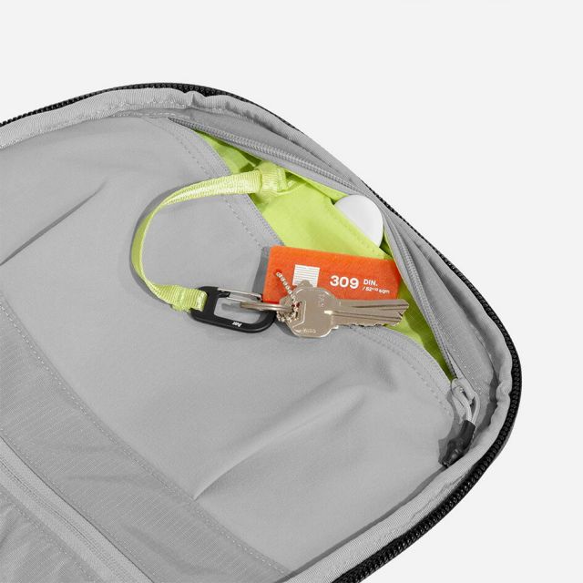 エアー バックパック リュック Aer AER-28070 Travel Pack 4 28L Ultra 機内持ち込み 16インチPC収納 Ultra400X 撥水 メンズ レディース ユニセックス 出張 旅行 トラベル ビジネス プレゼント ギフト