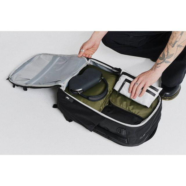 エアー トラベルパック4 35L AER Travel Pack 4 リュック バックパック メンズ ビジネス 出張 PC収納 大容量 撥水 耐久 通勤 旅行 21071 TRAVEL PACK 4 35L  BLK Q