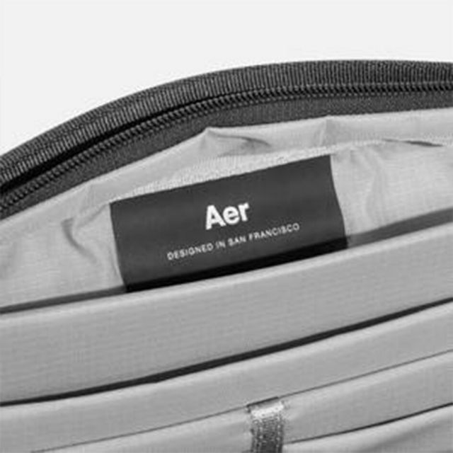 エアー デイスリング4マックス AER-21074 スリングバッグ ショルダーバッグ 6L 旅行 デイリーユース タブレット収納 Aer Day Sling 4 Max