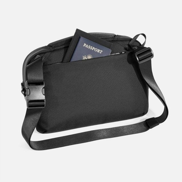 エアー デイスリング4マックス AER-21074 スリングバッグ ショルダーバッグ 6L 旅行 デイリーユース タブレット収納 Aer Day Sling 4 Max
