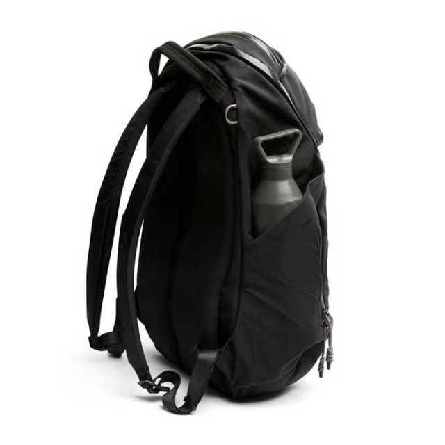 ベルロイ バックパック BELLROY Venture Ready Pack 26L リュック メンズ レディース ユニセックス ブラック PCスリーブ (240830)