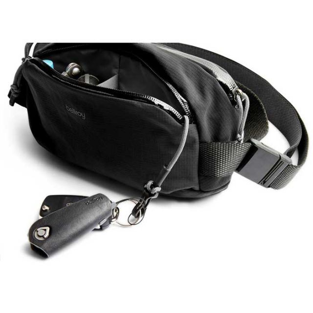 ベルロイ ボディバッグ ウエストバッグ ウエストポーチ ショルダーバッグ 斜めがけバッグ BELLROY Venture Ready Sling 2.5L メンズ レディース ユニセックス ブラック シンプル 軽量 (240830)