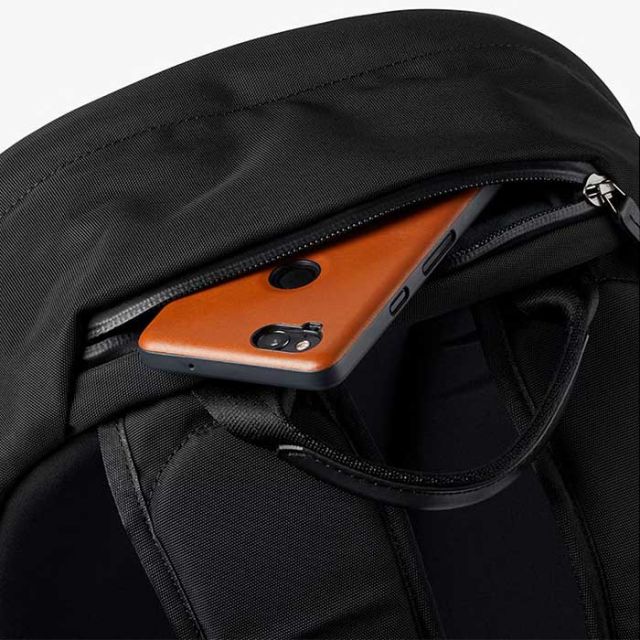 ベルロイ バックパック リュック デイパック 20L BELLROY Classic Backpack クラシック PC収納 タブレットポケット ブラック メンズ レディース ユニセックス (241114)