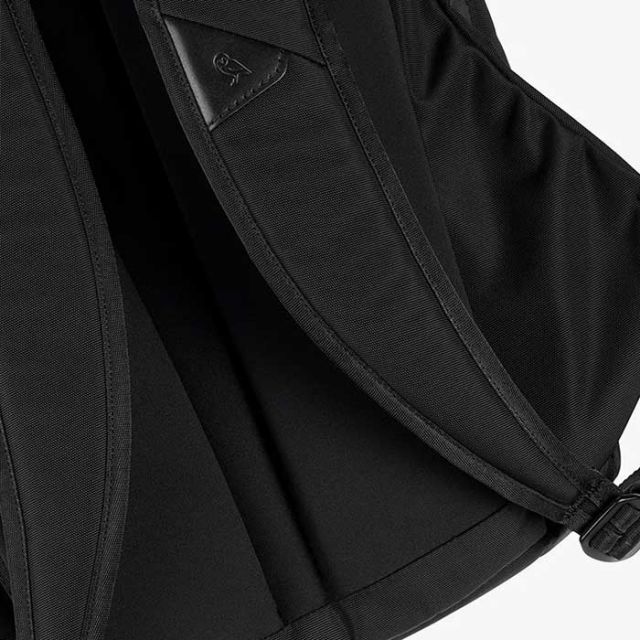 ベルロイ バックパック リュック デイパック 20L BELLROY Classic Backpack クラシック PC収納 タブレットポケット ブラック メンズ レディース ユニセックス (241114)