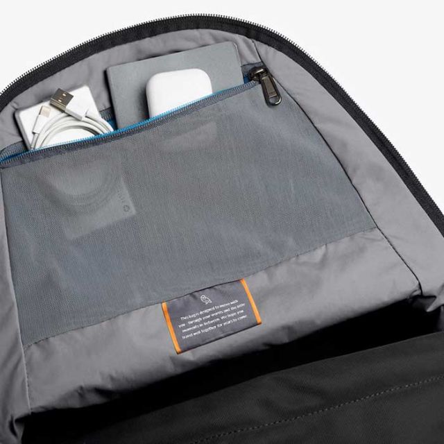 ベルロイ バックパック リュック デイパック 20L BELLROY Classic Backpack クラシック PC収納 タブレットポケット ブラック メンズ レディース ユニセックス (241114)