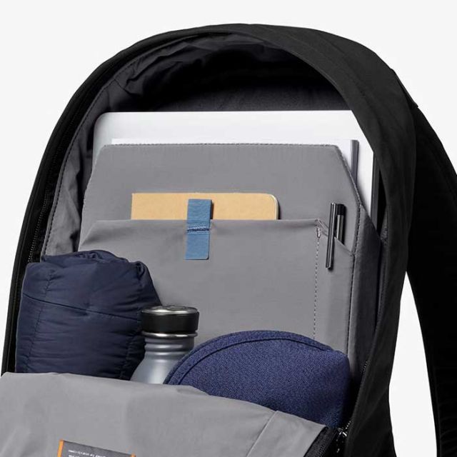 ベルロイ バックパック リュック デイパック 20L BELLROY Classic Backpack クラシック PC収納 タブレットポケット ブラック メンズ レディース ユニセックス (241114)