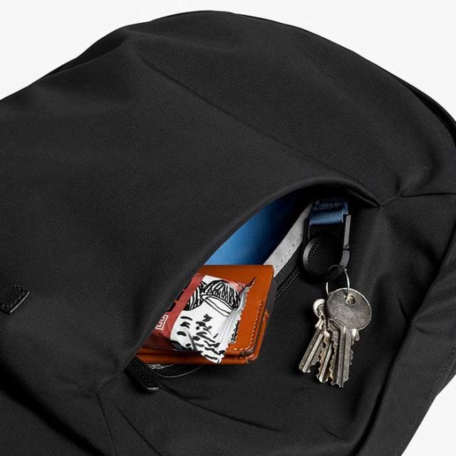 ベルロイ バックパック リュック デイパック 20L BELLROY Classic Backpack クラシック PC収納 タブレットポケット ブラック メンズ レディース ユニセックス (241114)