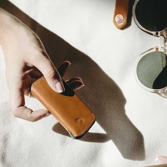 ベルロイ キーケース BELLROY Key Cover メンズ レディース 革 レザー ユニセックス ブラウン スマートキー キーカバー 薄型 車 キーリング キーホルダー 鍵 小さい 小さめ (240830)