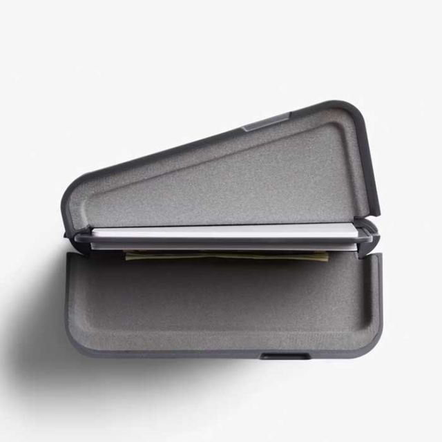 ベルロイ 財布 カードケース BELLROY Flip Case ブラック レザー 皮 ハードシェル メンズ レディース ユニセックス RFID プレゼント ギフト (240830)