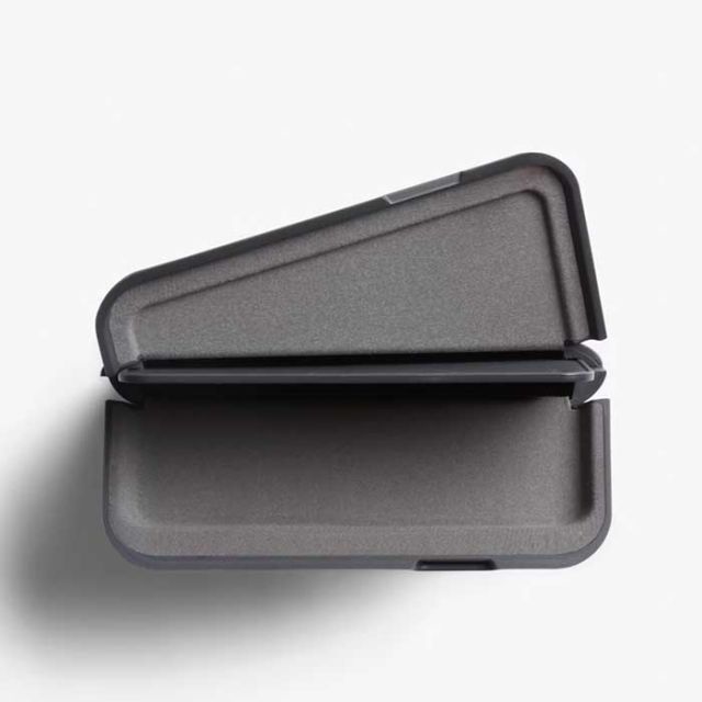 ベルロイ 財布 カードケース BELLROY Flip Case ブラック レザー 皮 ハードシェル メンズ レディース ユニセックス RFID プレゼント ギフト (240830)