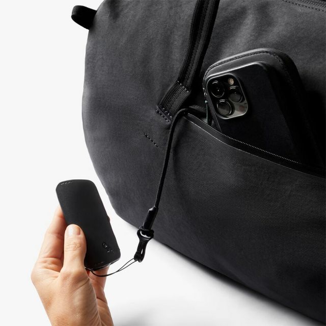 ベルロイ BELLROY VENTURE DUFFEL 55L BLACK ベルロイ ベンチャーダッフル ボストンバッグ 大容量 軽量 防水 旅行 出張 ジムバッグ メンズ レディース ユニセックス ブラック 3WAY リサイクルナイロン素材 (250904)