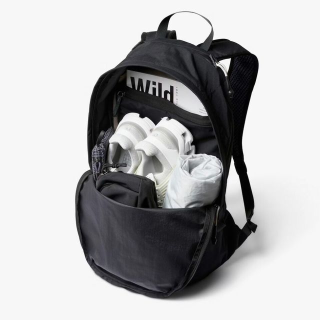 ベルロイ BELLROY LITE DAYPACK 20L BLACK ベルロイ ライト デイパック 軽量 リュック 撥水 ナイロン 20L メンズ レディース 通勤 通学 旅行 トラベルバッグ 自転車対応 ブラック 折りたたみ収納可能 (250904)