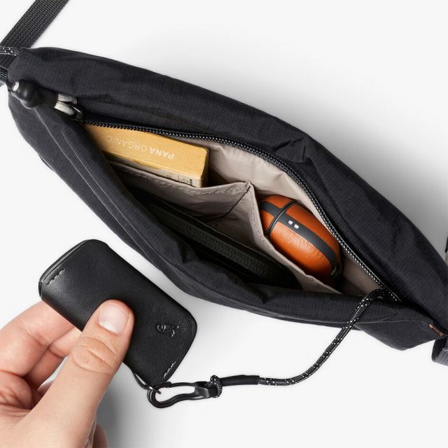 ベルロイ BELLROY LITE SACOCHE 3.5L BLK ベルロイ ライト サコッシュ ショルダーバッグ ミニバッグ 斜めがけ 超軽量 撥水 ナイロン メンズ レディース ユニセックス 旅行 散策 サステナブル ブラック メール便 (250904)