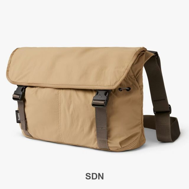 ベルロイ BELLROY CINCH MESSENGER BAG  ベルロイ シンチ メッセンジャー ショルダーバッグ 軽量 防水 撥水 リサイクル素材 ノートPC収納 14インチ対応 クロスボディ 通勤 通学 メンズ レディース 通勤 カフェワーク (250904)
