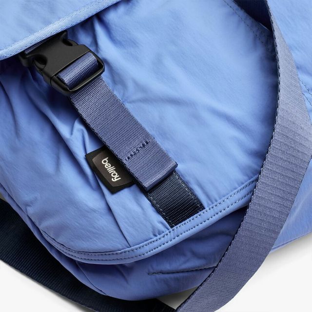 ベルロイ BELLROY CINCH MESSENGER BAG  ベルロイ シンチ メッセンジャー ショルダーバッグ 軽量 防水 撥水 リサイクル素材 ノートPC収納 14インチ対応 クロスボディ 通勤 通学 メンズ レディース 通勤 カフェワーク (250904)