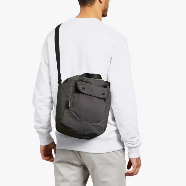 ベルロイ BELLROY CINCH BUCKET BAG ベルロイ シンチ バケットバッグ ショルダー 斜めがけ トート 手持ち 3WAY 軽量 撥水 防水 リサイクルナイロン レディース メンズ ユニセックス コンパクト 旅行 トラベル (250904)