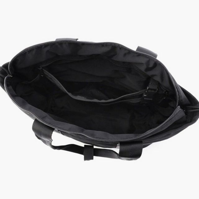 ブリーフィング トートバッグ ビジネスバッグ スマート収納 ミニマルトート ミニマルデザイン PCスリーブ付き BRIEFING DISCRETE TOTE SM MW GENII BRA233T25 ブラック 多彩なポケット (250912)