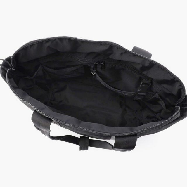 ブリーフィング トートバッグ ビジネスバッグ スマート収納 ミニマルトート ミニマルデザイン PCスリーブ付き BRIEFING DISCRETE TOTE SM MW GENII BRA233T25 ブラック 多彩なポケット (250912)
