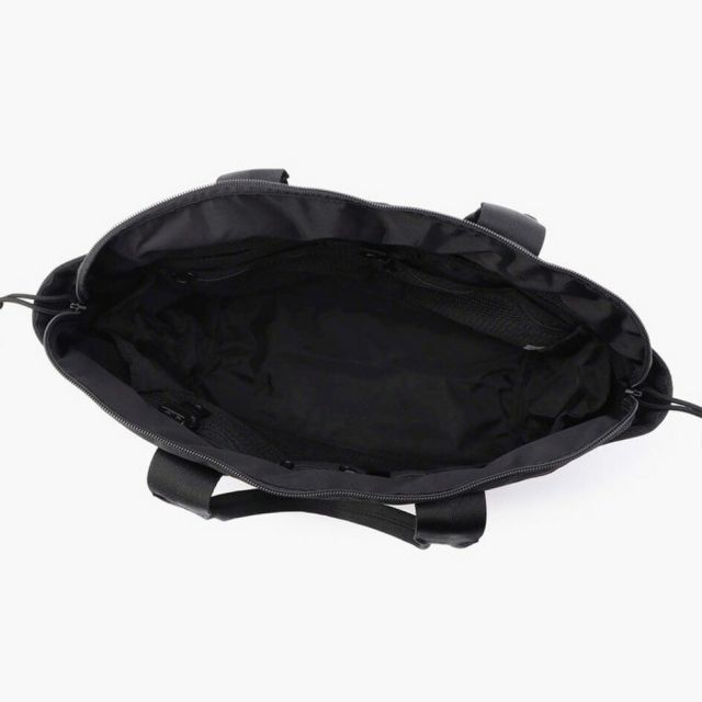 ブリーフィング トートバッグ ビジネスバッグ スマート収納 ミニマルトート ミニマルデザイン PCスリーブ付き BRIEFING DISCRETE TOTE SM MW GENII BRA233T25 ブラック 多彩なポケット (250912)