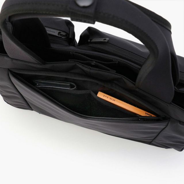 ブリーフィング トートバッグ SWWIDETOTEWR 手提げ鞄 ブラック シンプル ビジネス ワーク ジム PCスリーブ付き シームレスデザイン 都会的 BRIEFING BRA231T49 SW WIDE TOTE WR  (250912)