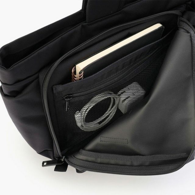 ブリーフィング トートバッグ SWWIDETOTEWR 手提げ鞄 ブラック シンプル ビジネス ワーク ジム PCスリーブ付き シームレスデザイン 都会的 BRIEFING BRA231T49 SW WIDE TOTE WR  (250912)