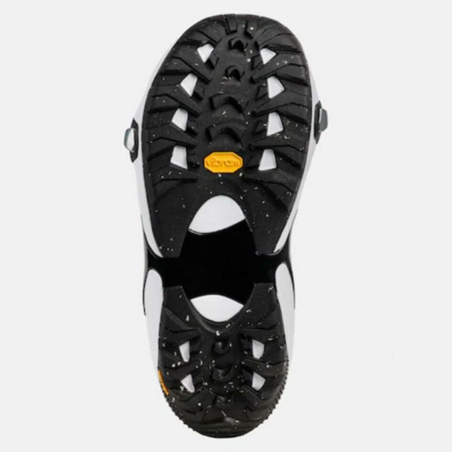 バートン BURTON 302931 M WAVERANGE X SO BLACK ウェイブレンジ X Step On ワイド スノーボードブーツ W26JP-302931 バートン デュアルゾーンBOA フィットシステム Vibram EcoStep アウトソール サーフライク操作性 ミッドフレックス 熱成型ライナー 幅広設計 (250904)