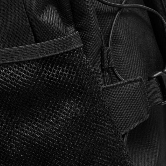カーハート ダブリューアイピー リュック [ 24.8L ] Carhartt WIP [ KICKFLIP BACKPACK ] BLK  バックパック リュックサック デイパック バッグ カバン [220902]