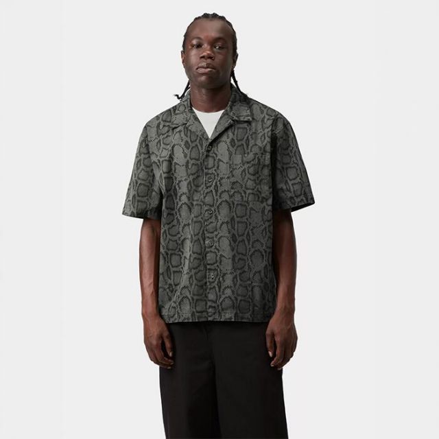 Carhartt WIP S/S Snake Camo Shirt I036275 カーハート シャツ 半袖 メンズ レディース カモ柄 ボウリングシャツ ルーズフィット コットン I036275 S/S SNAKE COMO SHIRT CAMOLEAF GMTD L M (メール便)