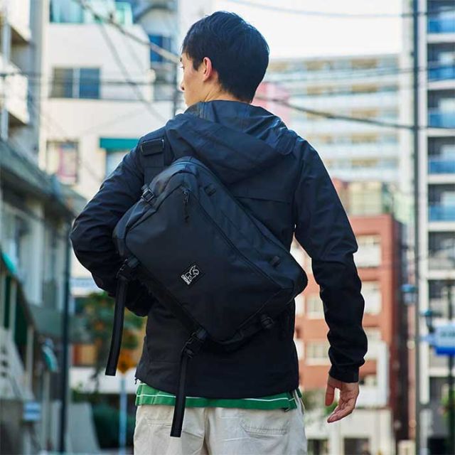 クローム ショルダーバッグ chrome BG351 KADET MAX 15L カデット マックス 耐水 PCスリーブ ブラック メンズ レディース ユニセックス 通勤 通学 自転車 (240829)