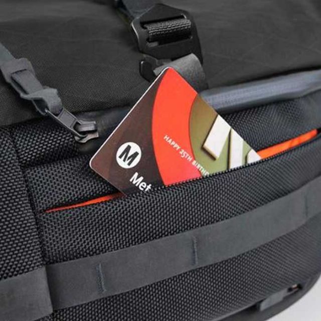 コードオブベル ショルダーバッグ X-PAK EVO クロスパックエボ 23L Code of Bell X-PAK EVO 拡張式 13インチPC対応 防水 多機能 通勤 通学 アウトドア ボディバッグ 13インチ ノートPC 多機能 アウトドア 通勤 通学 軽量 防水 (240130)
