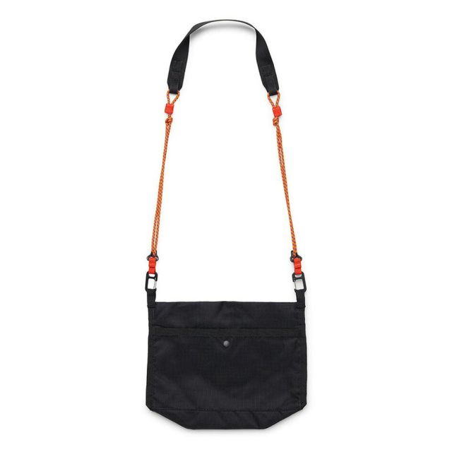 コトパクシ リスタ 2L ライトウェイト クロスボディバッグ カダディア ブラック Cotopaxi Lista Crossbody Bag リサイクルナイロン カラビナフック ショルダーバッグ 軽量 アウトドア 旅行 デイリー フェス 420170 420170 LISTA 2L LIWHT CROSSBODY CADA  メール便