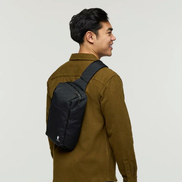 Cotopaxi コトパクシ Todo 8L Sling Cada Día 420243 スリングバッグ ショルダーバッグ ボディバッグ タブレット収納 軽量 8L 通勤 通学 旅行 アウトドア (260316)