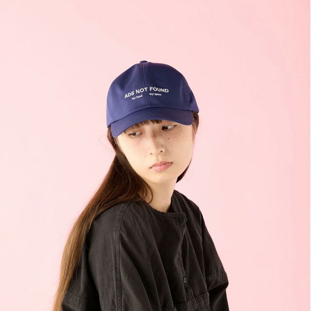 シーピーエイチ ヘッドウェア 6パネルキャップ ADS NOT FOUND ブラック ネイビー CPH 6 PANEL CAP ADS NOT FOUND BLACK NAVYメンズ レディース 帽子 ロゴキャップ 日本製 コットン混 調整可能 ストリート カジュアル 07-62 BLK Q (260319)